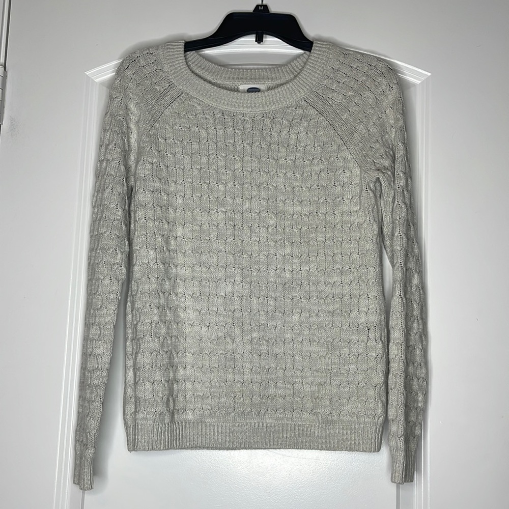 Old navy cable knit sweater